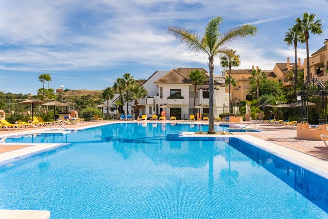 Penthouse in San Luis de Sabinillas - view 1