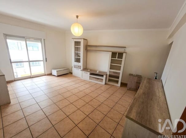 Apartment in Quelfes - view 1