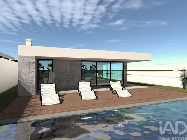 House in Evora de Alcobaca - view 1
