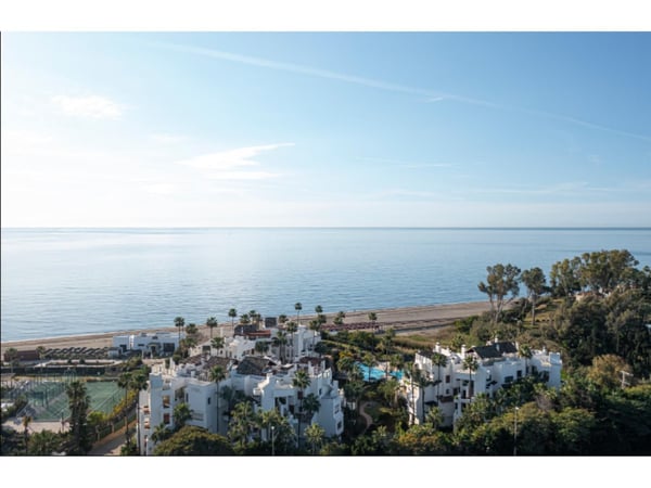 House in Estepona - view 1