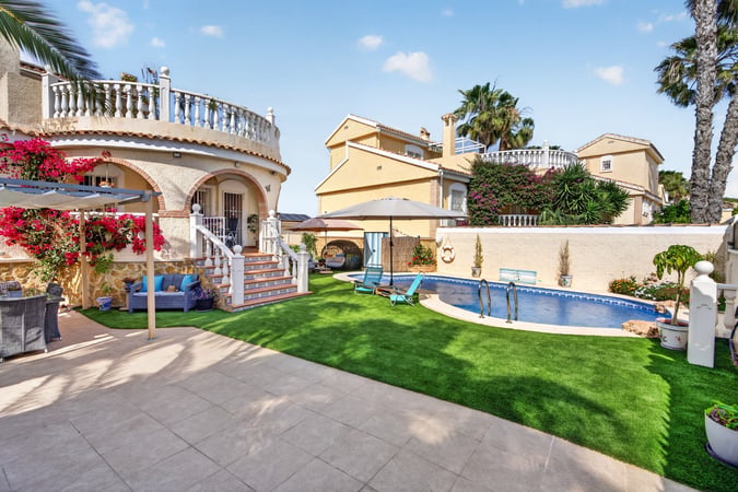 Villa in Santa Pola - view 1