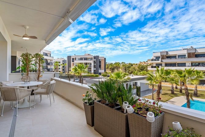 Apartment in Dehesa de Campoamor - view 1