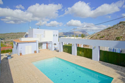 Villa in Pedreguer - view 1