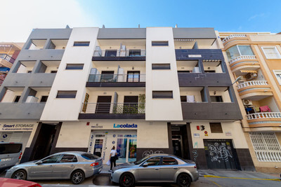 Apartment in Torrevieja - Image 2