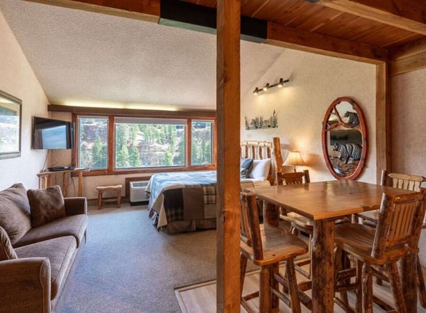 House in La Plata County - view 1