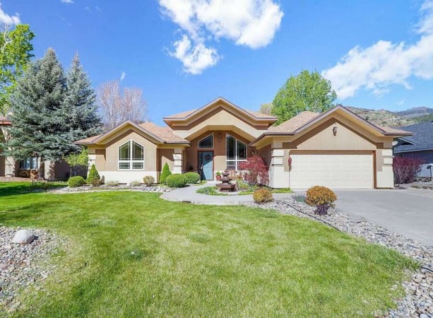 House in La Plata County - view 1