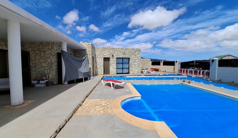 House in Triquivijate - view 1