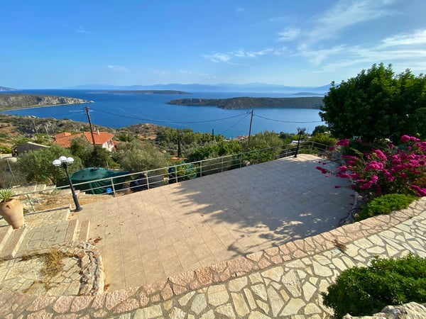 Villa in Vivari - view 1