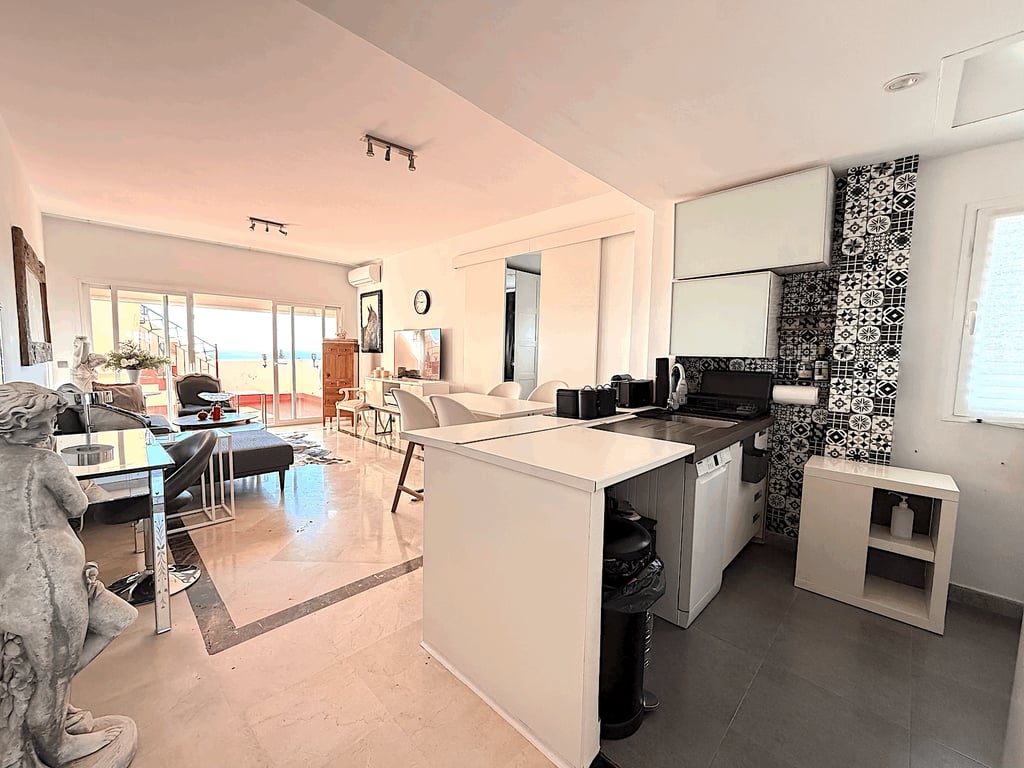 Penthouse in Bel-Air - Image 2