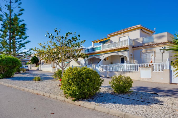 House in Los Dolses - view 1