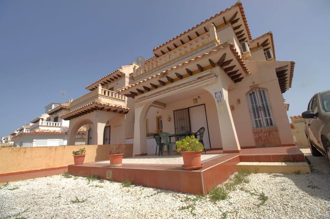 Villa in Dehesa de Campoamor - view 1