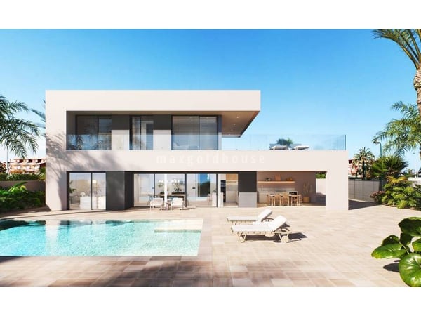Villa in La Zenia - view 1