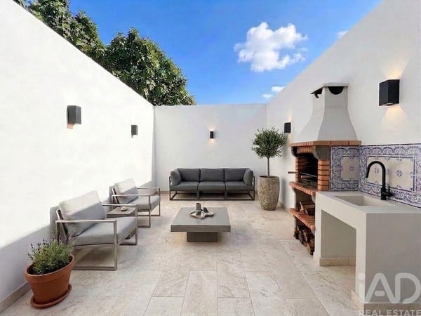 House in Pinhal Novo - view 1