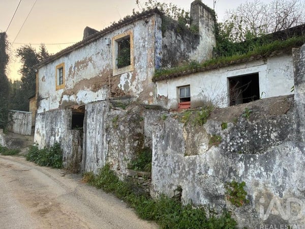 House in Alenquer - view 1
