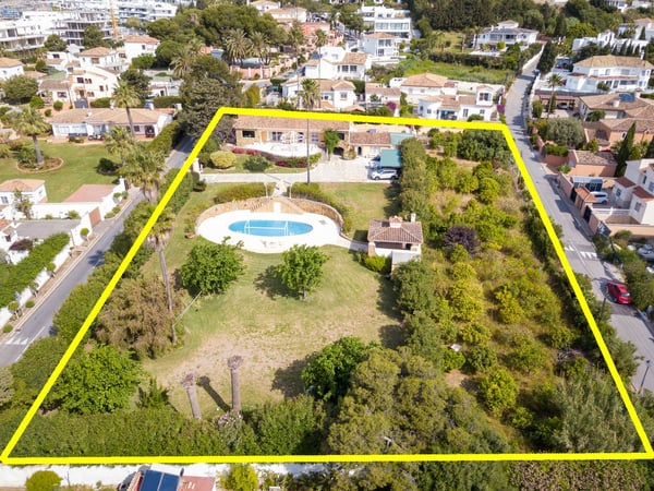 House in Estepona - view 1