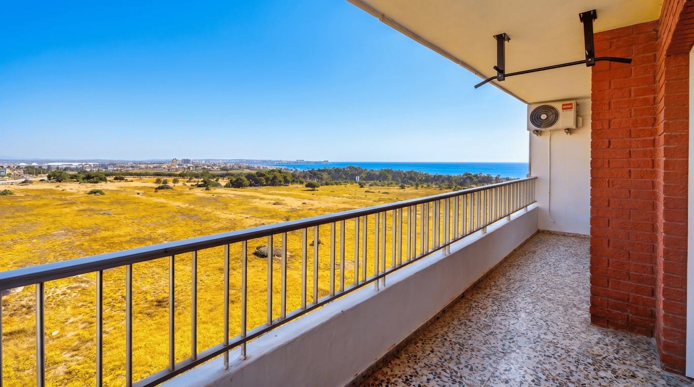 House in Punta Prima - Image 3