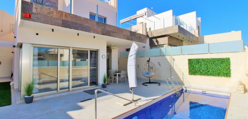 House in Villamartin - view 1
