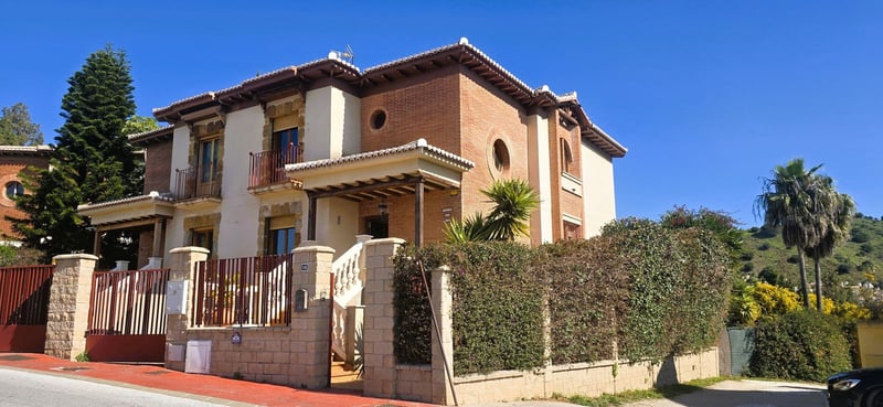 Villa in Sitio de Calahonda - view 1