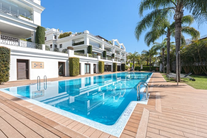 Apartment in Estepona - view 1