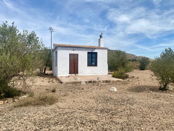 House in Caudete - view 1
