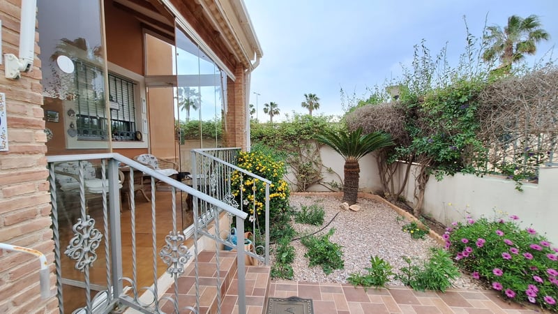House in Urbanizacion El Raso - view 1