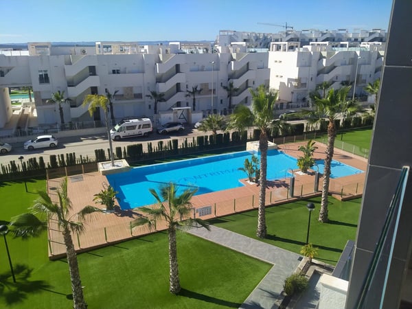 House in Urbanizacion El Raso - view 1