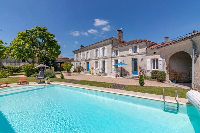 House in Saint-Sulpice-de-Cognac - view 1
