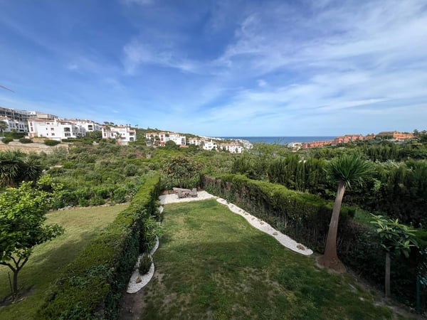 Apartment in San Roque - view 1