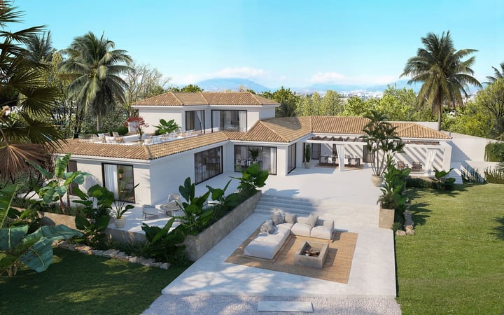 House in Guadalmina - view 1