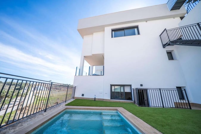 Chalet in Alicante - view 1