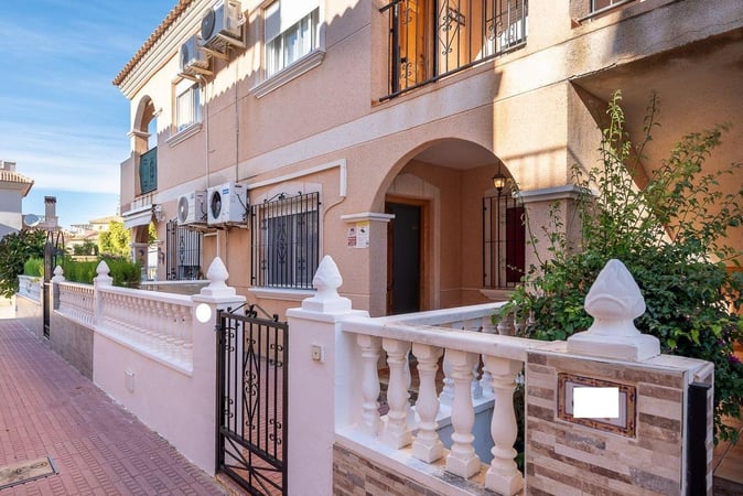 House in Dehesa de Campoamor - view 1