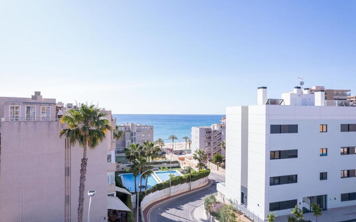 Penthouse in El Campello - view 1