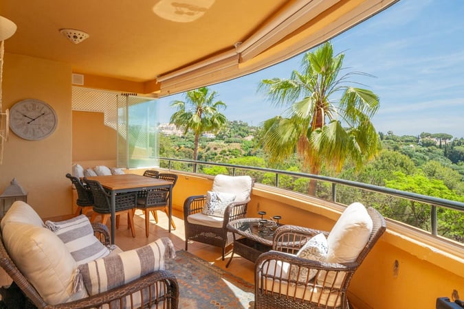 Apartment in Elviria - view 1