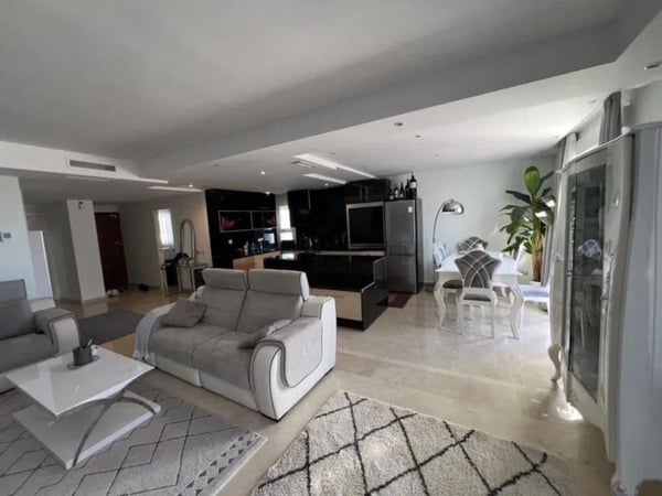 Apartment in Nueva Andalucia - view 1