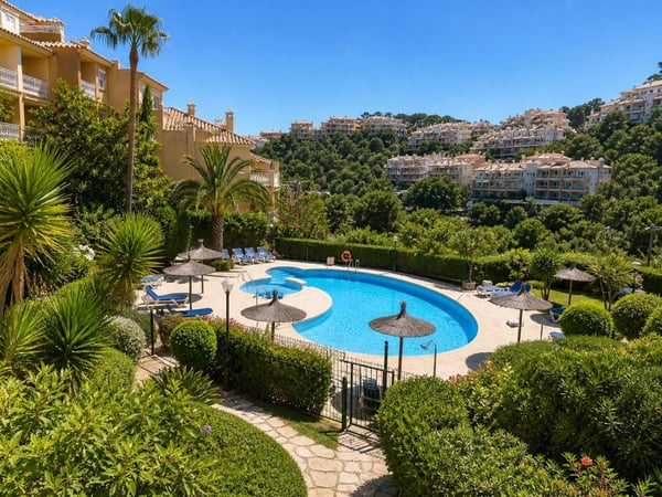 Apartment in La Mairena - view 1
