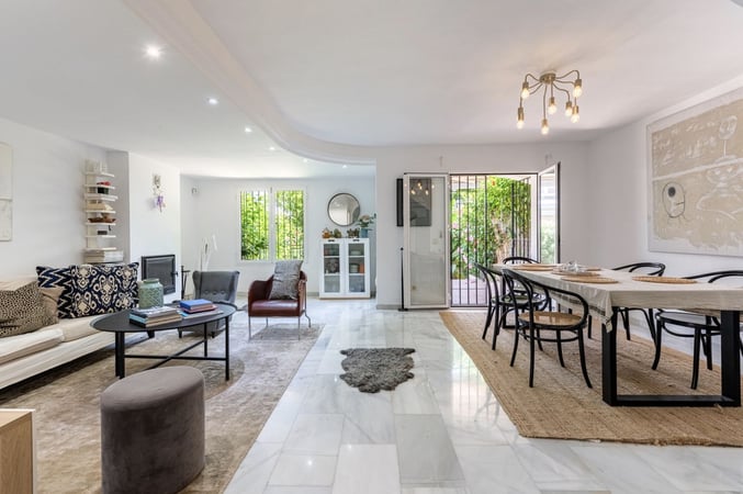 House in Nueva Andalucia - view 1