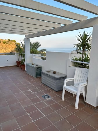 Penthouse in Sitio de Calahonda - view 1