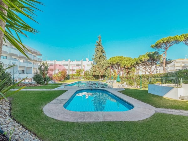 Apartment in Quarteira - view 1