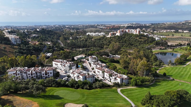 Penthouse in Benahavis - view 1