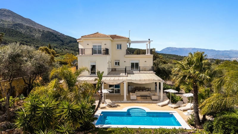 Villa in Alhaurin el Grande - view 1