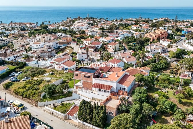 Villa in El Faro - view 1