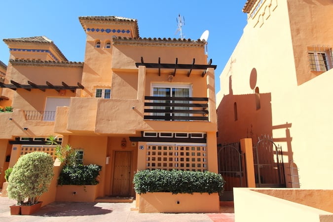 Villa in Nueva Andalucia - view 1
