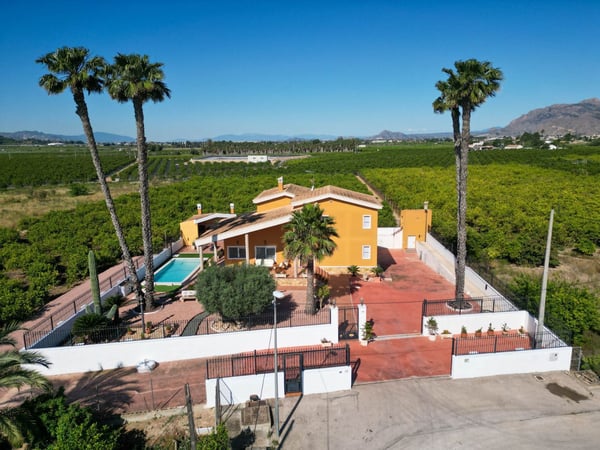 Villa in Molins - view 1
