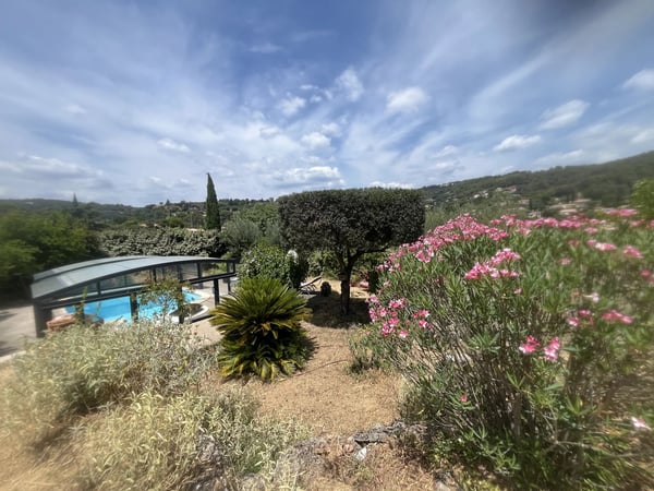 House in Cotignac - view 1
