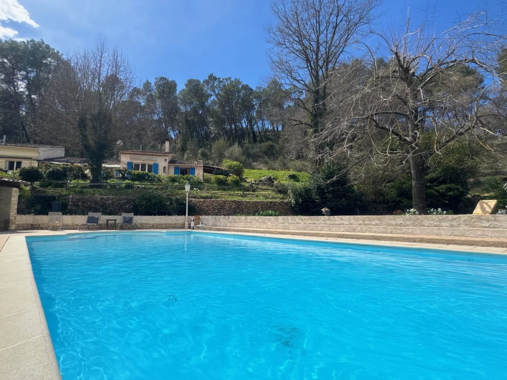 House in Salernes - Image 3