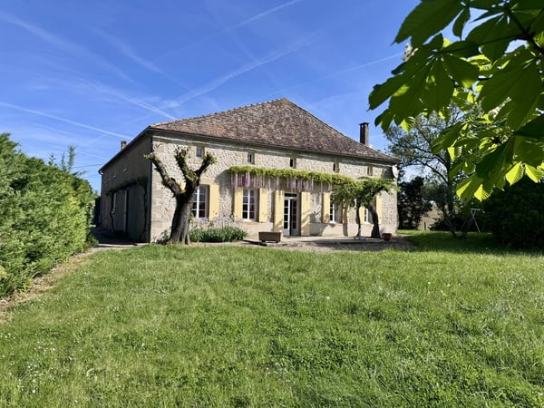 House in Seyches - view 1