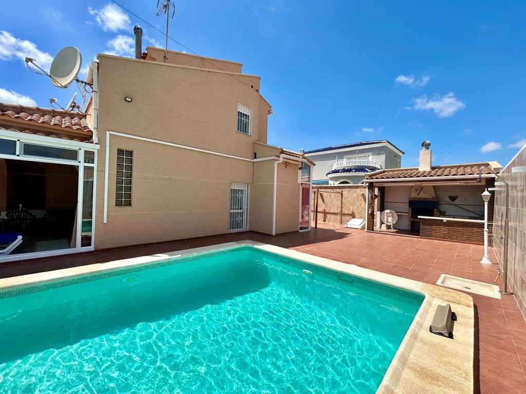 Villa in Torrevieja - Image 3