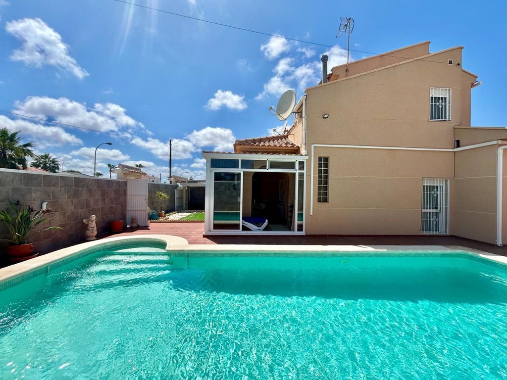 Villa in Torrevieja - Image 2