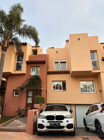 House in Nueva Andalucia - view 1