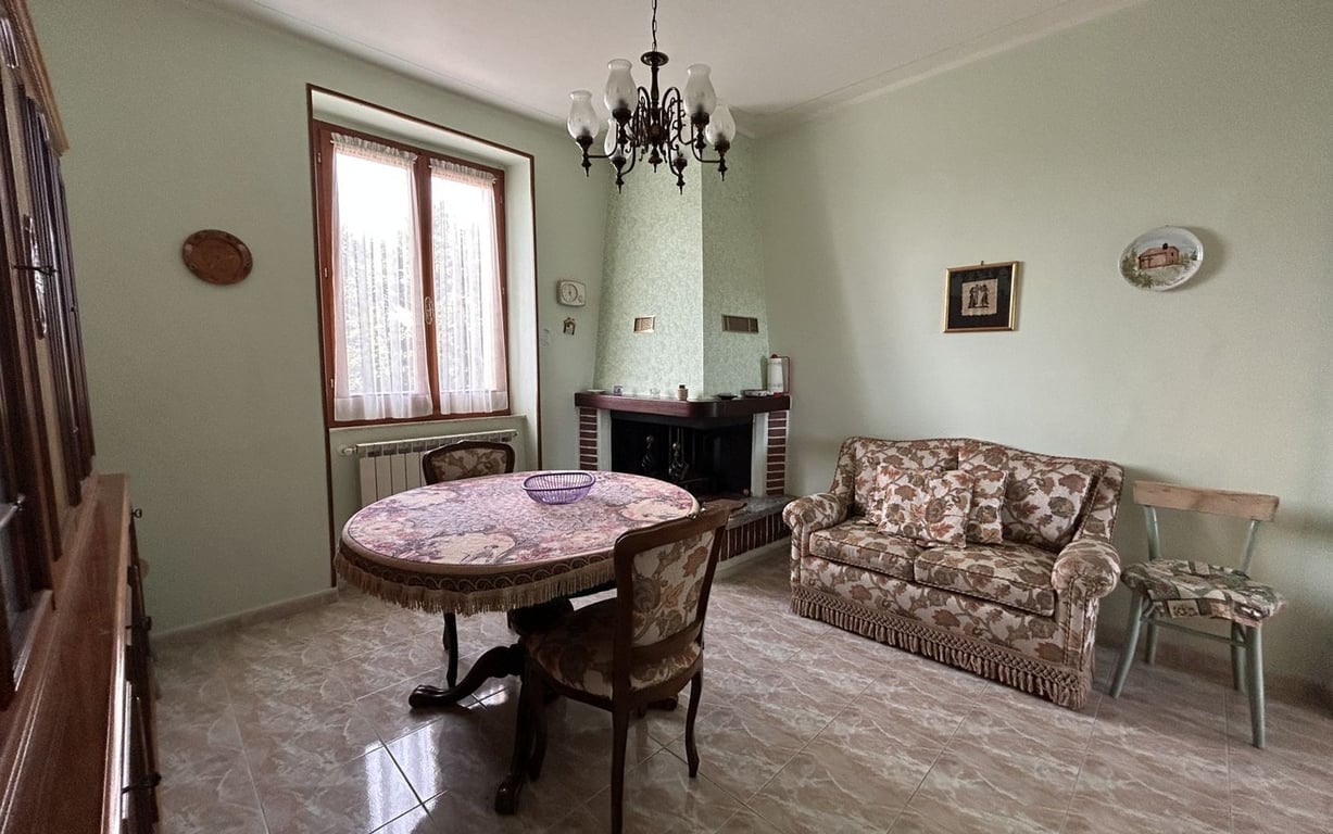 House in Montegabbione - Image 3